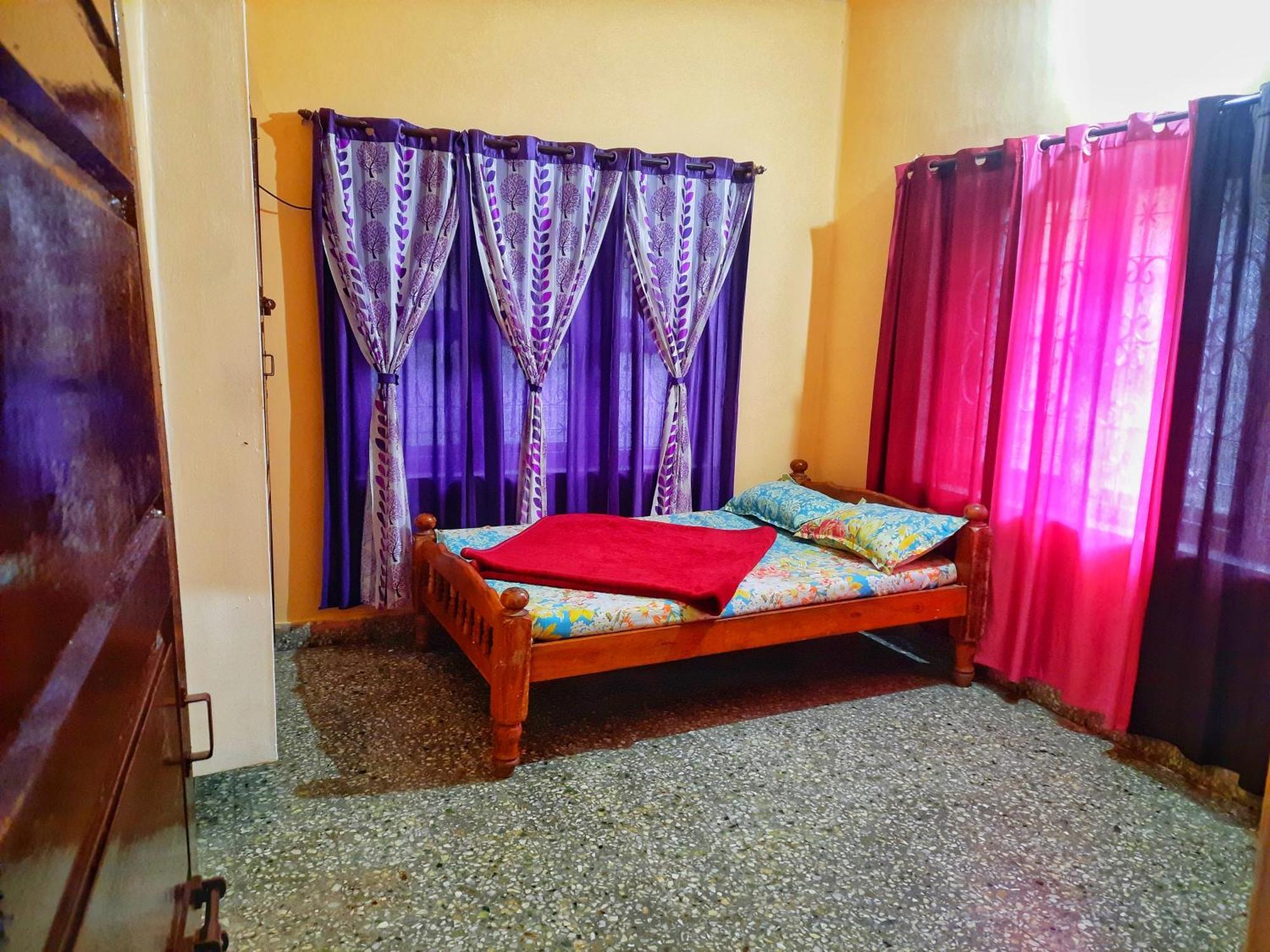 Royal Palm Homestay 马迪凯里 外观 照片